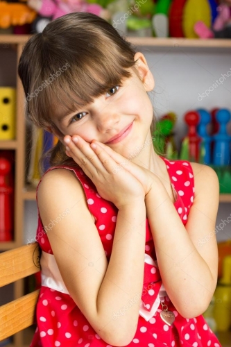 depositphotos_70445715-stock-photo-6-years-old-girl-blond.jpg